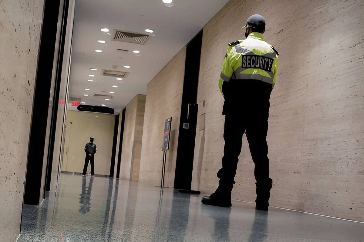 How Security Guards Ensure Safety in Apartment Complexes